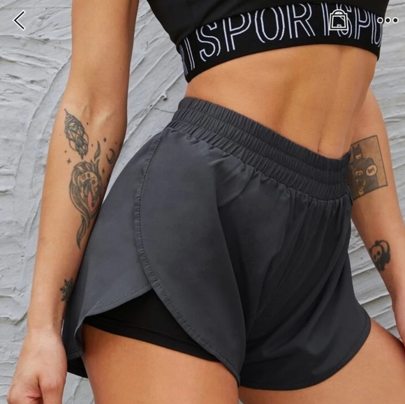 Athletic shorts - Picture 1 of 5